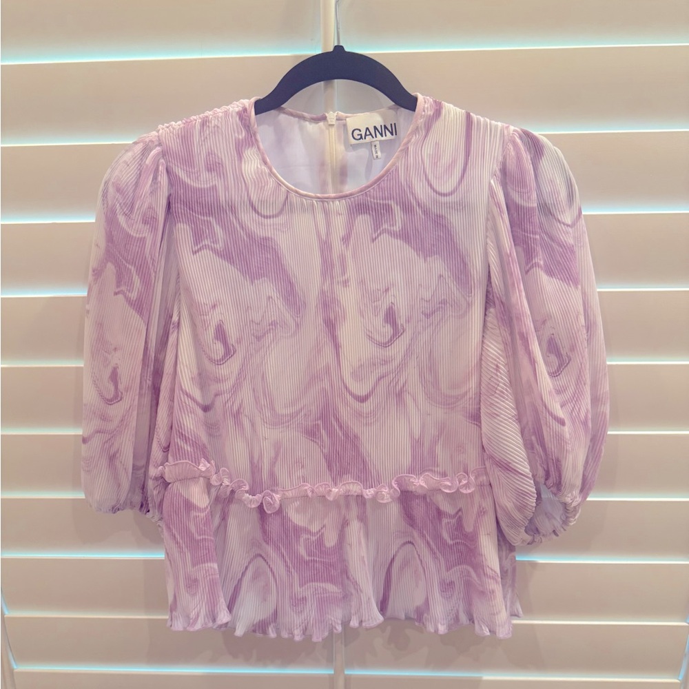 GANNI Pleated silk blouse. Size 36/ US 2